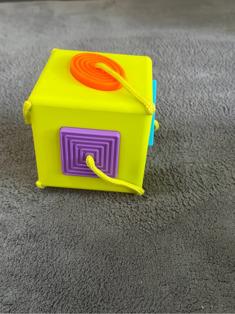 Fat Brain Oombee Cube